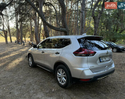 Серый Ниссан Rogue, объемом двигателя 2.49 л и пробегом 83 тыс. км за 14600 $, фото 2 на Automoto.ua