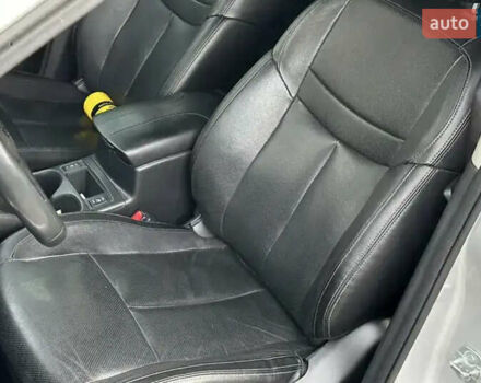 Серый Ниссан Rogue, объемом двигателя 2.49 л и пробегом 160 тыс. км за 15000 $, фото 16 на Automoto.ua