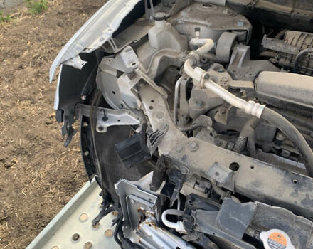 Серый Ниссан Rogue, объемом двигателя 2.5 л и пробегом 200 тыс. км за 9000 $, фото 7 на Automoto.ua