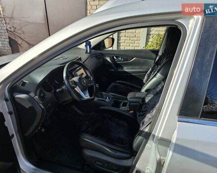 Серый Ниссан Rogue, объемом двигателя 2.5 л и пробегом 71 тыс. км за 18000 $, фото 4 на Automoto.ua