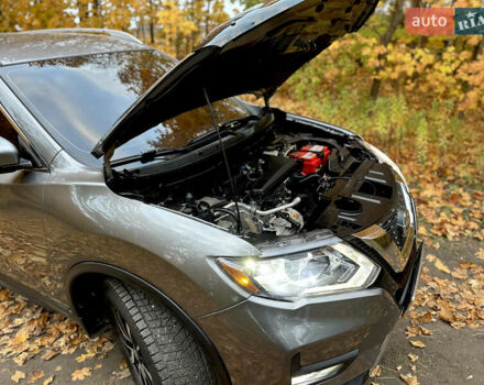 Серый Ниссан Rogue, объемом двигателя 2.49 л и пробегом 180 тыс. км за 13300 $, фото 32 на Automoto.ua