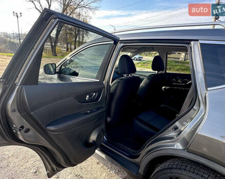 Серый Ниссан Rogue, объемом двигателя 2.5 л и пробегом 85 тыс. км за 14900 $, фото 17 на Automoto.ua