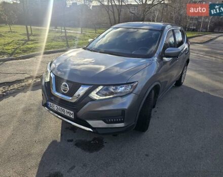 Серый Ниссан Rogue, объемом двигателя 2.49 л и пробегом 177 тыс. км за 12000 $, фото 2 на Automoto.ua