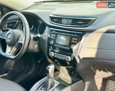 Серый Ниссан Rogue, объемом двигателя 2.5 л и пробегом 197 тыс. км за 12900 $, фото 18 на Automoto.ua