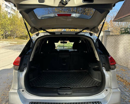 Серый Ниссан Rogue, объемом двигателя 2.49 л и пробегом 154 тыс. км за 16500 $, фото 13 на Automoto.ua