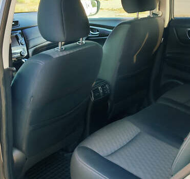 Серый Ниссан Rogue, объемом двигателя 2.49 л и пробегом 149 тыс. км за 17000 $, фото 26 на Automoto.ua