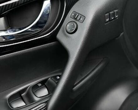 Серый Ниссан Rogue, объемом двигателя 2.5 л и пробегом 82 тыс. км за 17699 $, фото 2 на Automoto.ua