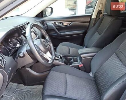 Серый Ниссан Rogue, объемом двигателя 2.5 л и пробегом 150 тыс. км за 14000 $, фото 9 на Automoto.ua