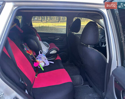 Серый Ниссан Rogue, объемом двигателя 2.49 л и пробегом 83 тыс. км за 14600 $, фото 7 на Automoto.ua