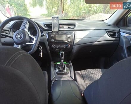 Серый Ниссан Rogue, объемом двигателя 2.5 л и пробегом 160 тыс. км за 12000 $, фото 3 на Automoto.ua