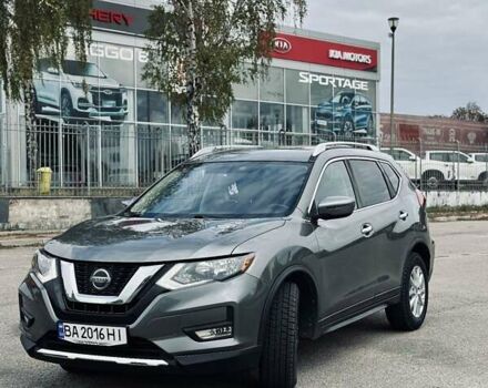 Сірий Ніссан Rogue, об'ємом двигуна 2.5 л та пробігом 180 тис. км за 17500 $, фото 1 на Automoto.ua