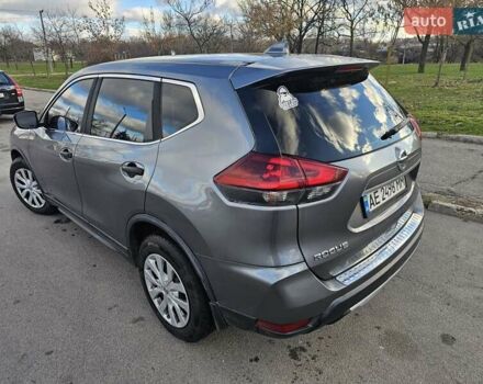 Серый Ниссан Rogue, объемом двигателя 2.49 л и пробегом 177 тыс. км за 12000 $, фото 8 на Automoto.ua