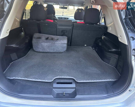 Серый Ниссан Rogue, объемом двигателя 2.49 л и пробегом 83 тыс. км за 14600 $, фото 19 на Automoto.ua