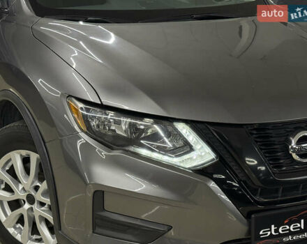 Серый Ниссан Rogue, объемом двигателя 2 л и пробегом 132 тыс. км за 16999 $, фото 2 на Automoto.ua