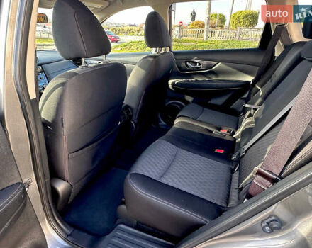 Серый Ниссан Rogue, объемом двигателя 2.5 л и пробегом 85 тыс. км за 14900 $, фото 22 на Automoto.ua