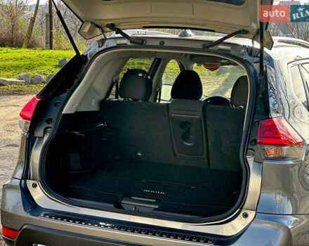 Серый Ниссан Rogue, объемом двигателя 2.5 л и пробегом 85 тыс. км за 14900 $, фото 16 на Automoto.ua