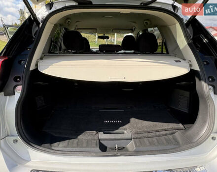 Серый Ниссан Rogue, объемом двигателя 2.49 л и пробегом 119 тыс. км за 14750 $, фото 6 на Automoto.ua