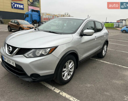 Сірий Ніссан Rogue, об'ємом двигуна 2 л та пробігом 143 тис. км за 12700 $, фото 5 на Automoto.ua