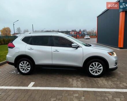 Серый Ниссан Rogue, объемом двигателя 2.49 л и пробегом 132 тыс. км за 13800 $, фото 7 на Automoto.ua