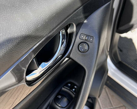 Серый Ниссан Rogue, объемом двигателя 2.49 л и пробегом 119 тыс. км за 15200 $, фото 24 на Automoto.ua