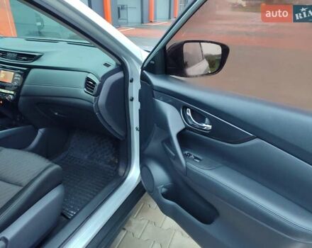 Серый Ниссан Rogue, объемом двигателя 2.49 л и пробегом 132 тыс. км за 13800 $, фото 23 на Automoto.ua