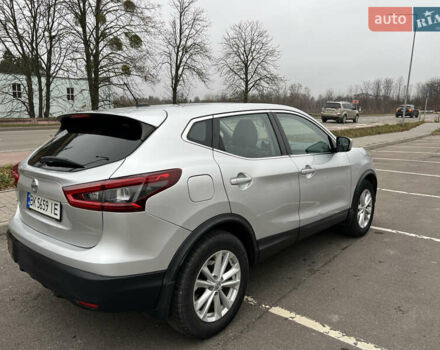 Сірий Ніссан Rogue, об'ємом двигуна 2 л та пробігом 143 тис. км за 12700 $, фото 2 на Automoto.ua