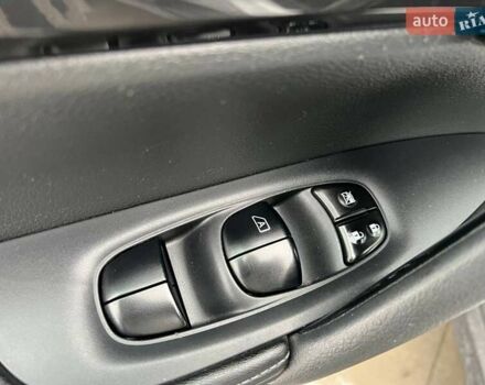 Серый Ниссан Rogue, объемом двигателя 2.5 л и пробегом 119 тыс. км за 14690 $, фото 15 на Automoto.ua