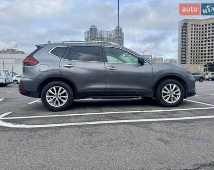 Серый Ниссан Rogue, объемом двигателя 2.49 л и пробегом 154 тыс. км за 13700 $, фото 2 на Automoto.ua