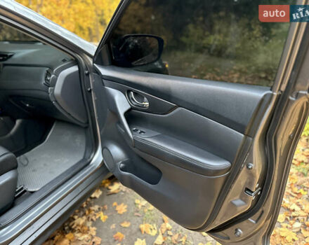 Серый Ниссан Rogue, объемом двигателя 2.49 л и пробегом 180 тыс. км за 13300 $, фото 33 на Automoto.ua