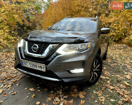 Серый Ниссан Rogue, объемом двигателя 2.49 л и пробегом 180 тыс. км за 13300 $, фото 1 на Automoto.ua