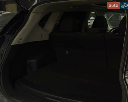 Серый Ниссан Rogue, объемом двигателя 2 л и пробегом 132 тыс. км за 16999 $, фото 21 на Automoto.ua