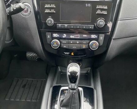 Серый Ниссан Rogue, объемом двигателя 2.5 л и пробегом 137 тыс. км за 10999 $, фото 13 на Automoto.ua