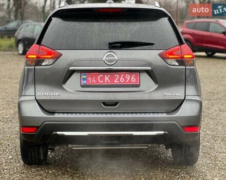 Серый Ниссан Rogue, объемом двигателя 2.49 л и пробегом 127 тыс. км за 16500 $, фото 3 на Automoto.ua