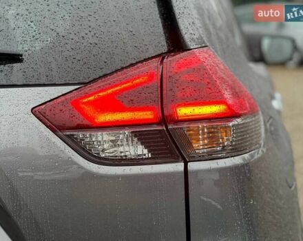 Серый Ниссан Rogue, объемом двигателя 2.49 л и пробегом 127 тыс. км за 16500 $, фото 10 на Automoto.ua