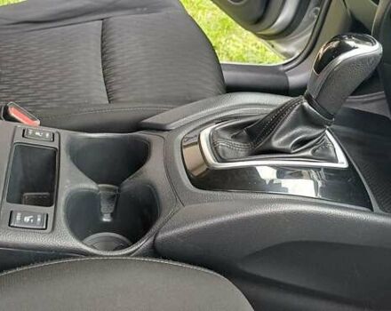 Сірий Ніссан Rogue, об'ємом двигуна 2.49 л та пробігом 185 тис. км за 16500 $, фото 6 на Automoto.ua