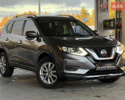 Серый Ниссан Rogue, объемом двигателя 2.49 л и пробегом 102 тыс. км за 15599 $, фото 2 на Automoto.ua