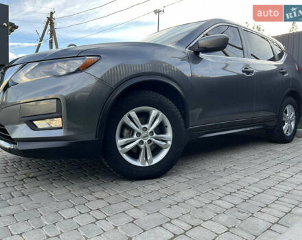 Серый Ниссан Rogue, объемом двигателя 2.49 л и пробегом 115 тыс. км за 12800 $, фото 3 на Automoto.ua