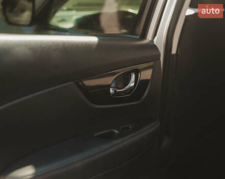 Серый Ниссан Rogue, объемом двигателя 2.5 л и пробегом 197 тыс. км за 15700 $, фото 17 на Automoto.ua