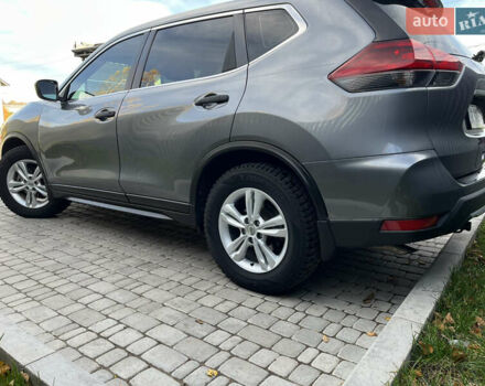 Серый Ниссан Rogue, объемом двигателя 2.49 л и пробегом 115 тыс. км за 12800 $, фото 6 на Automoto.ua