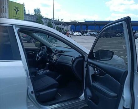 Сірий Ніссан Rogue, об'ємом двигуна 2.49 л та пробігом 150 тис. км за 14000 $, фото 6 на Automoto.ua