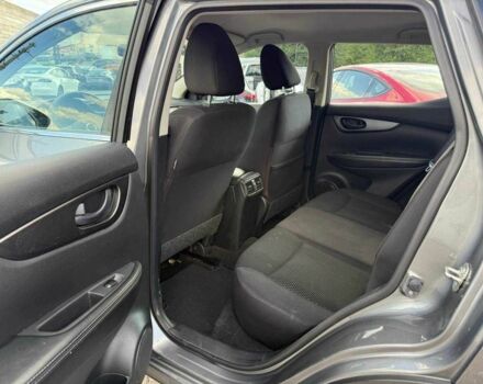 Сірий Ніссан Rogue, об'ємом двигуна 2 л та пробігом 198 тис. км за 9800 $, фото 5 на Automoto.ua