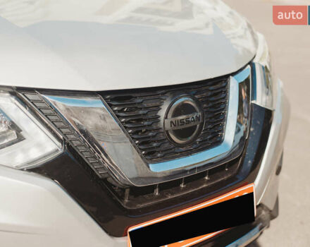 Серый Ниссан Rogue, объемом двигателя 2.5 л и пробегом 197 тыс. км за 15700 $, фото 3 на Automoto.ua