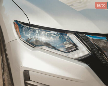 Серый Ниссан Rogue, объемом двигателя 2.5 л и пробегом 197 тыс. км за 15700 $, фото 6 на Automoto.ua