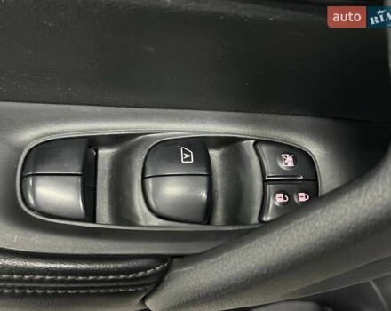 Серый Ниссан Rogue, объемом двигателя 2.5 л и пробегом 125 тыс. км за 15499 $, фото 13 на Automoto.ua