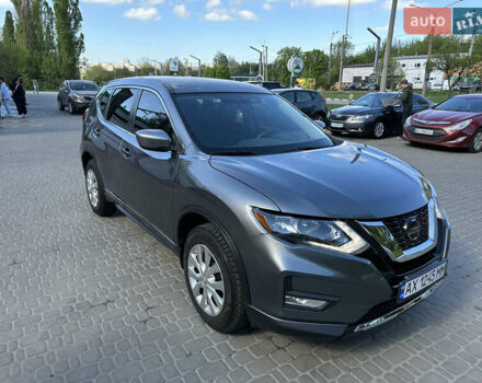 Серый Ниссан Rogue, объемом двигателя 2.5 л и пробегом 107 тыс. км за 15200 $, фото 2 на Automoto.ua