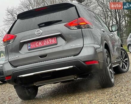 Серый Ниссан Rogue, объемом двигателя 2.49 л и пробегом 127 тыс. км за 16500 $, фото 7 на Automoto.ua