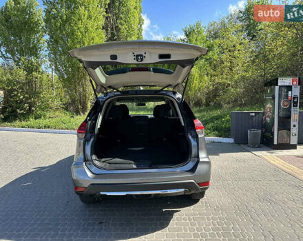 Серый Ниссан Rogue, объемом двигателя 2.5 л и пробегом 107 тыс. км за 15200 $, фото 19 на Automoto.ua