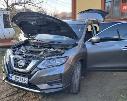 Серый Ниссан Rogue, объемом двигателя 2.49 л и пробегом 70 тыс. км за 15555 $, фото 7 на Automoto.ua