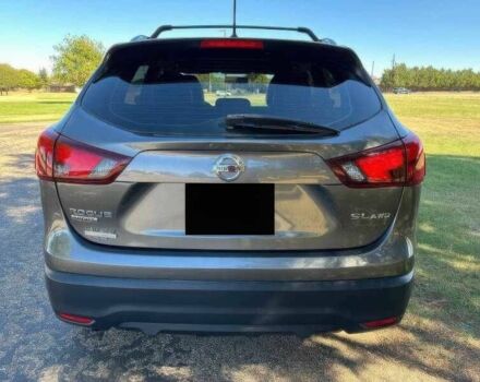 Сірий Ніссан Rogue, об'ємом двигуна 2 л та пробігом 88 тис. км за 2018 $, фото 5 на Automoto.ua