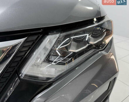 Серый Ниссан Rogue, объемом двигателя 2.49 л и пробегом 125 тыс. км за 20000 $, фото 3 на Automoto.ua